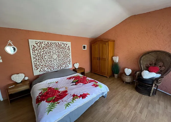 Bastide Du Bonheur Saint Donat Couette-café 4*