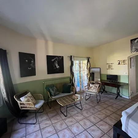 Bastide Du Bonheur Saint Donat Bed and breakfast