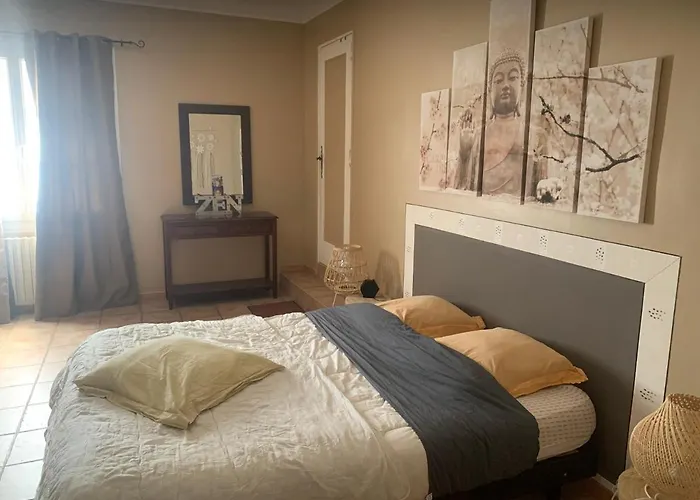 Bastide Du Bonheur Saint Donat לינה וארוחת בוקר