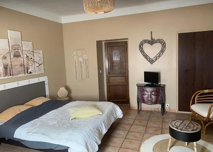 לינה וארוחת בוקר Bastide Du Bonheur Saint Donat 4*