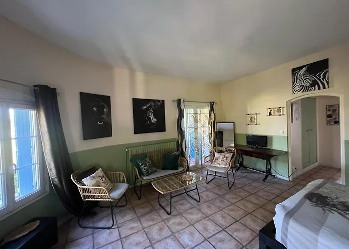 Bastide Du Bonheur Saint Donat Bed & Breakfast